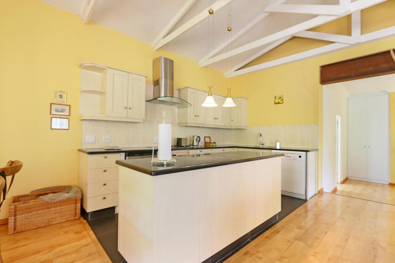 Apricot Gardens Guesthouse Гордонс-Бей Екстер'єр фото